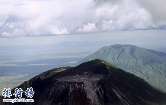 世界上最大的死火山，再次爆发可能会毁掉半个国家