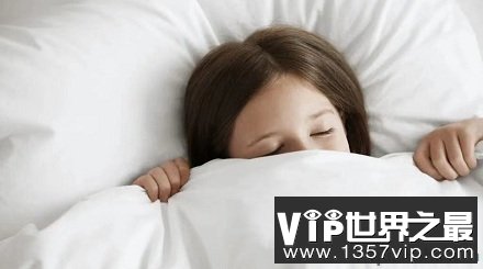 盖重一点的被子能改善睡眠是真的吗？