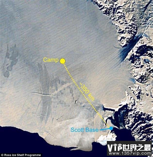 这支研究小组包括：热液钻井工人、冰川学家、生物学家、地震学家和海洋学家，他们在距离冰架前沿350公里处扎营，这是人造卫星拍摄的罗斯冰架宿营地。