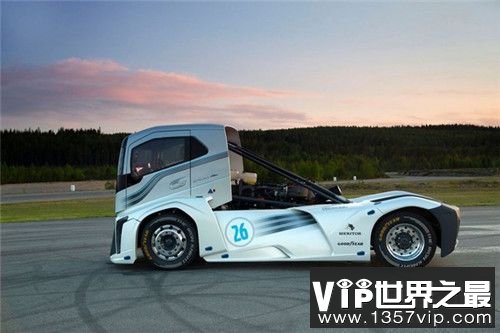 世界上最快的卡车：怪兽钢铁骑士，21.29秒跑完1公里