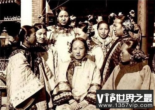 洪秀全简介之玩了多少女人:洪秀全玩宫女无数、妻妾2300多人