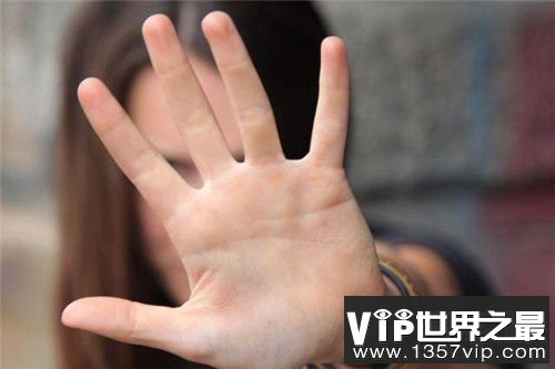 【女生故意拒绝男生约会怎么办】都用什么方法？如何邀女生约会不被拒绝