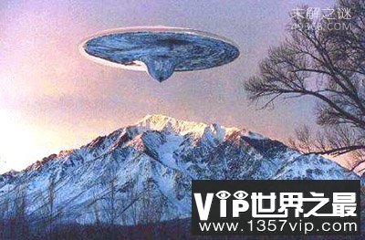 英军战斗机曾经遭遇UFO 士兵还曾用手触摸过飞碟