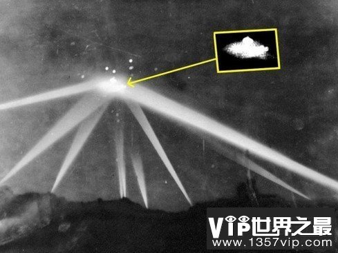 绝密档案曝光：英国飞行员60年前遇UFO