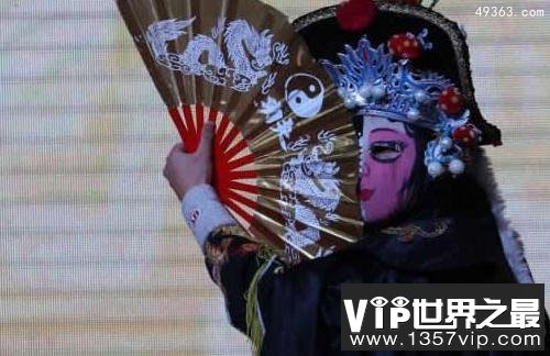 中国“变脸王”20秒钟变完15张脸,川剧变脸方法揭秘