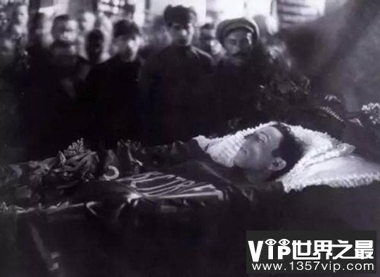 列宁梅毒之死是真的吗，网络谣传(遭暗杀后病情恶化医治无效而死)