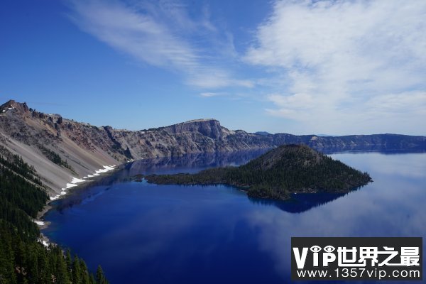 世界上最深的火山口湖：克雷特湖深达589米