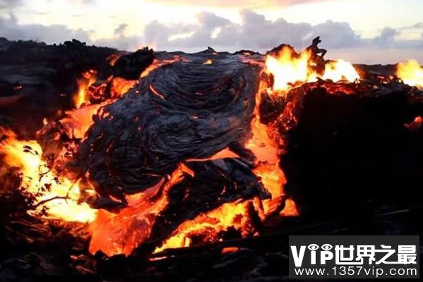 美国最危险的火山：夏威夷几劳亚活火山