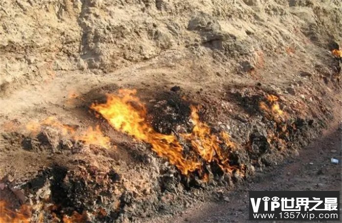 持续最长的大火：煤层起火，地下燃烧6000年，地面开裂，地表变红