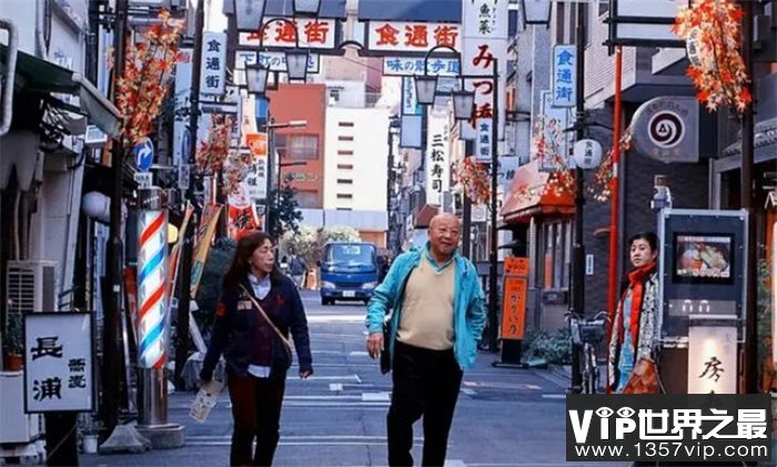 日本核辐射有多可怕？兔子没耳朵，章鱼九条腿！连花都长相吓人