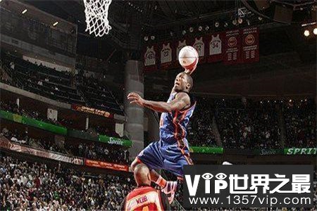 NBA最矮的球员，身高一米六竟然可以成为NBA的一员？