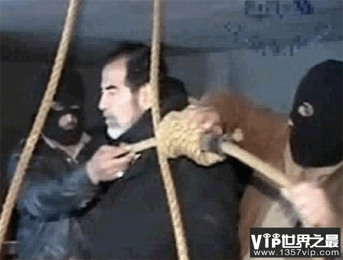 萨达姆临近死刑之前 受尽美国士兵折磨（萨达姆之死）