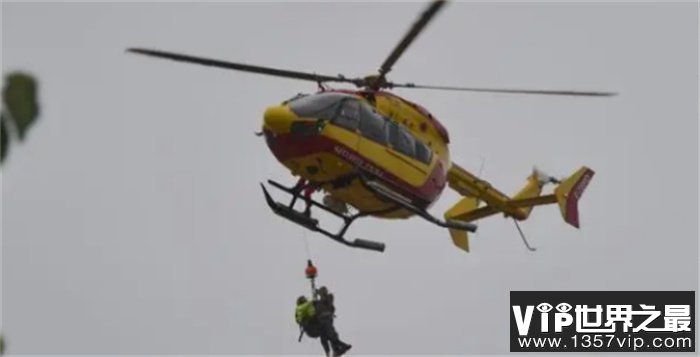 法国南部暴雨成灾  引起山洪暴发  洪水冲垮修道院  数名修女丧生